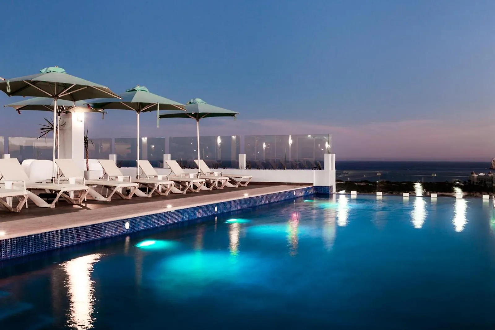 Comfort Inn & Suites Los Cabos Cabo San Lucas Otel